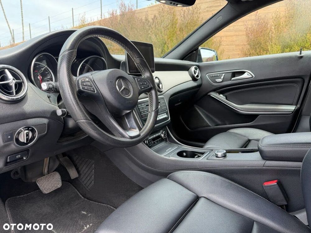 Mercedes-Benz CLA - 9