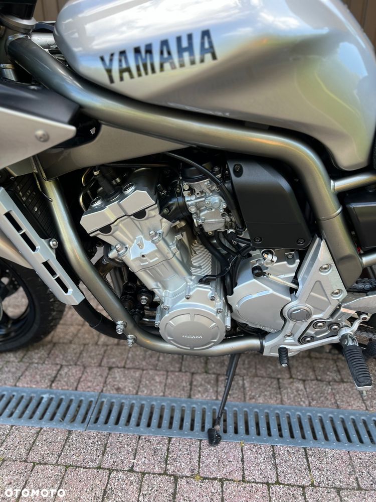 Yamaha FZS - 25