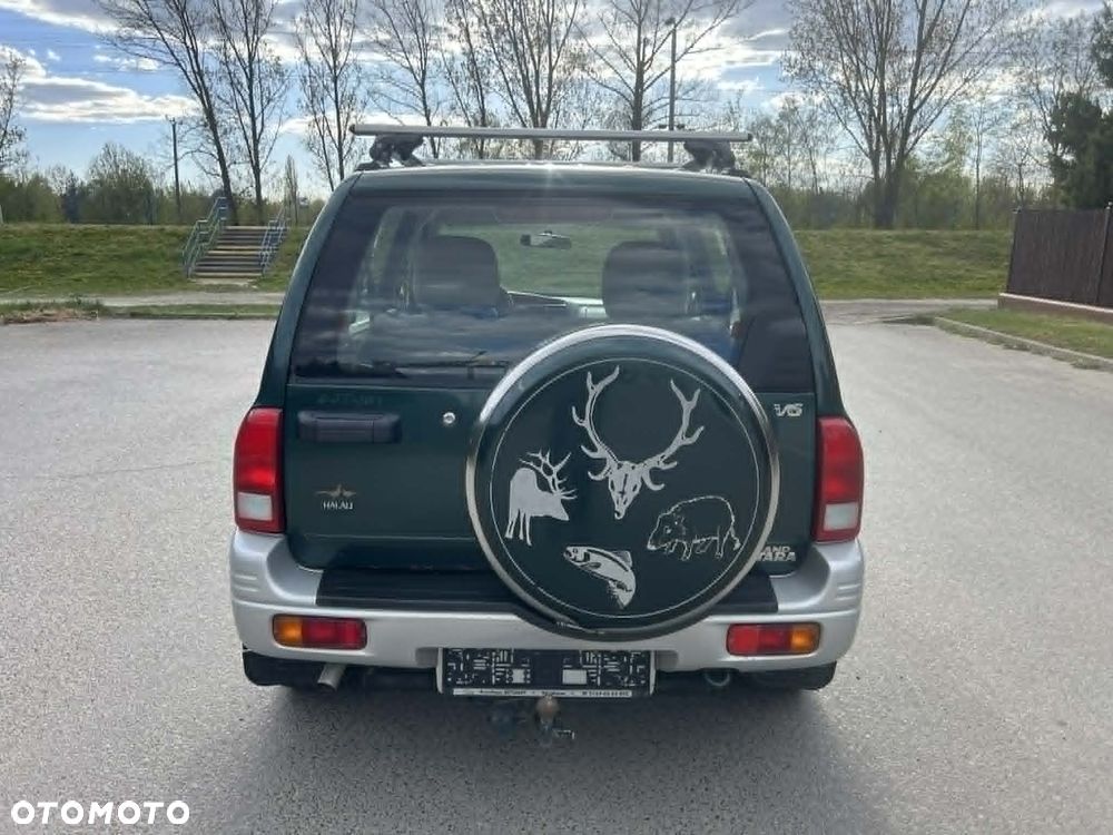 Suzuki Grand Vitara 2.5 V6 - 4