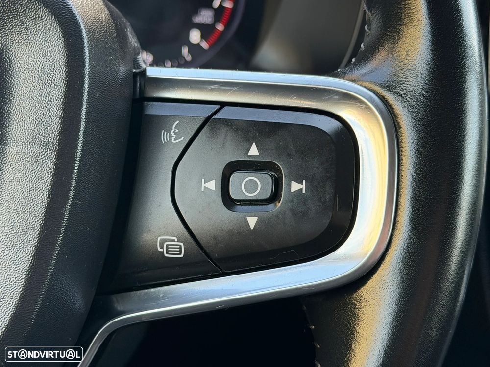Volvo XC 40 T3 Momentum - 13
