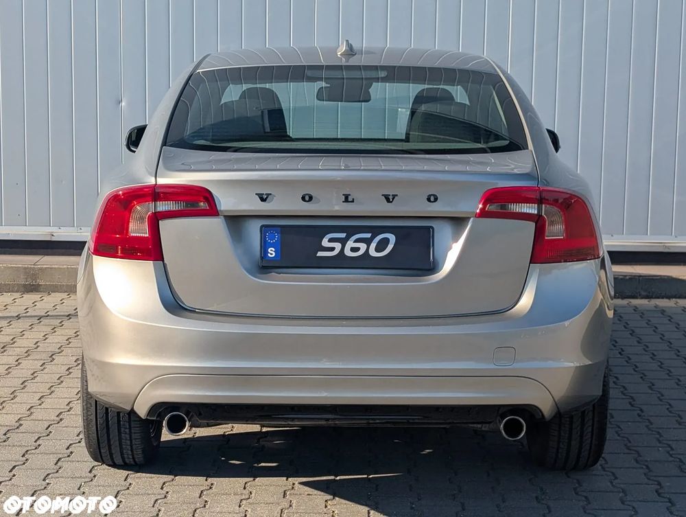 Volvo S60 T4 Momentum - 5