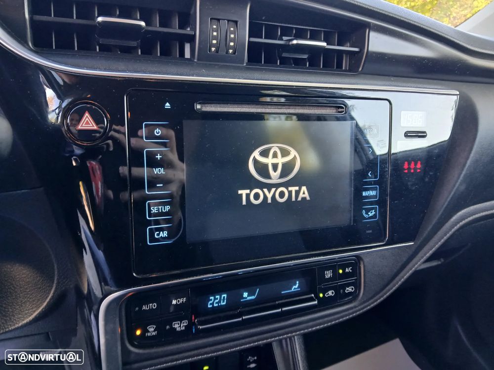 Toyota Auris Touring Sports 1.4 D-4D C.+P.Sport+Navi - 19