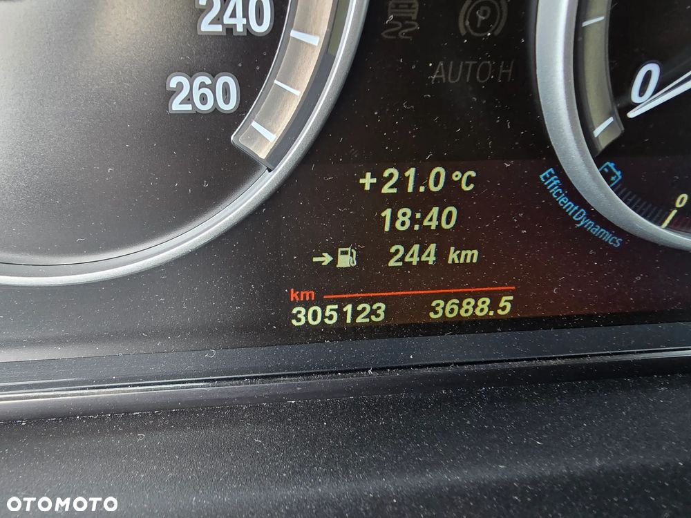 BMW Seria 5 520d Sport-Aut - 28