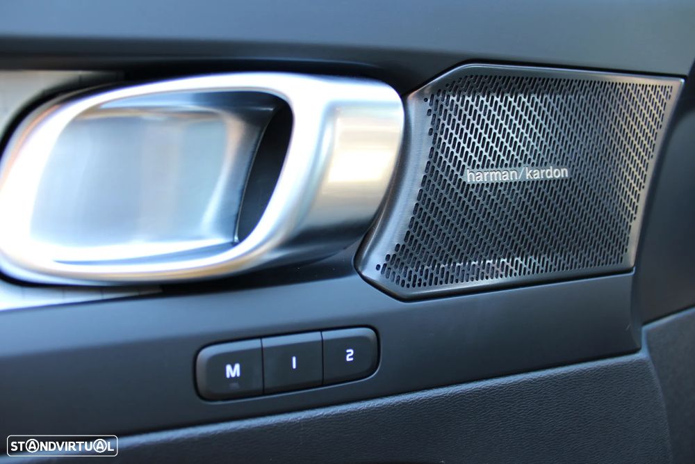 Volvo XC 40 1.5 T2 Plus Dark Auto - 46