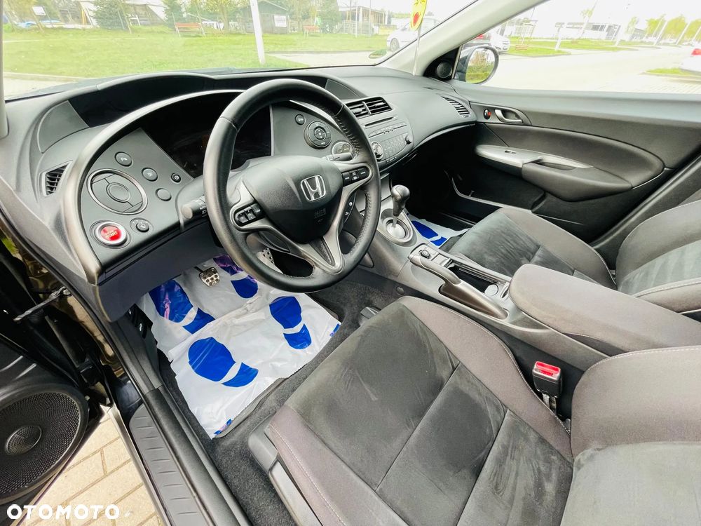 Honda Civic 1.4 i-VTEC Sport Black Edition - 11