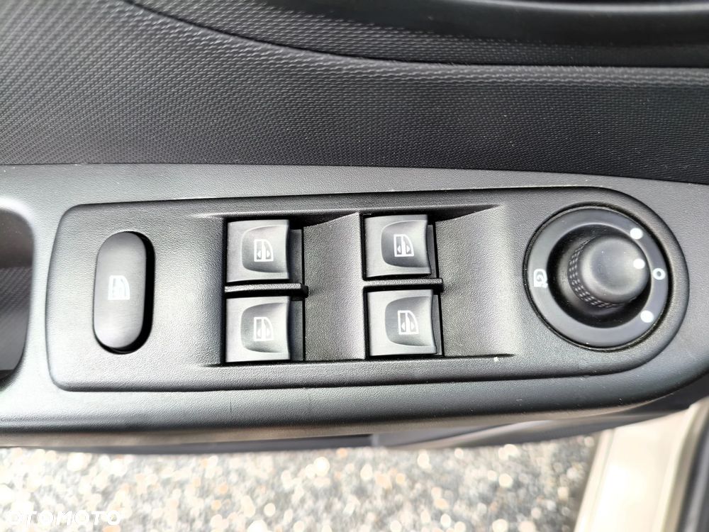 Renault Captur - 19