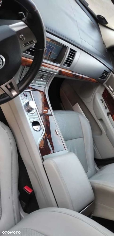 Jaguar XF - 11