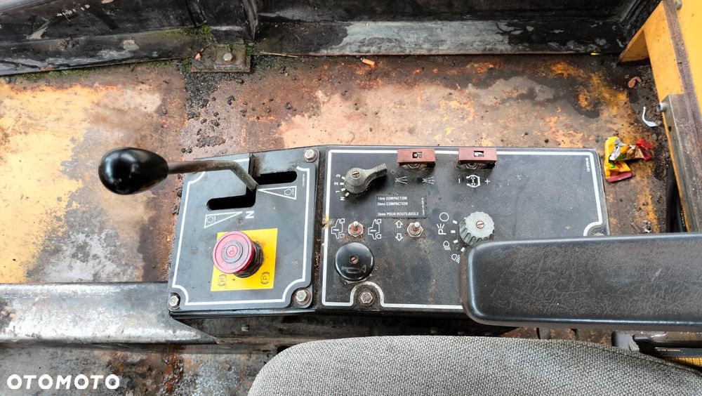 Caterpillar PS-300B / walec guma / 21000 kg - 17
