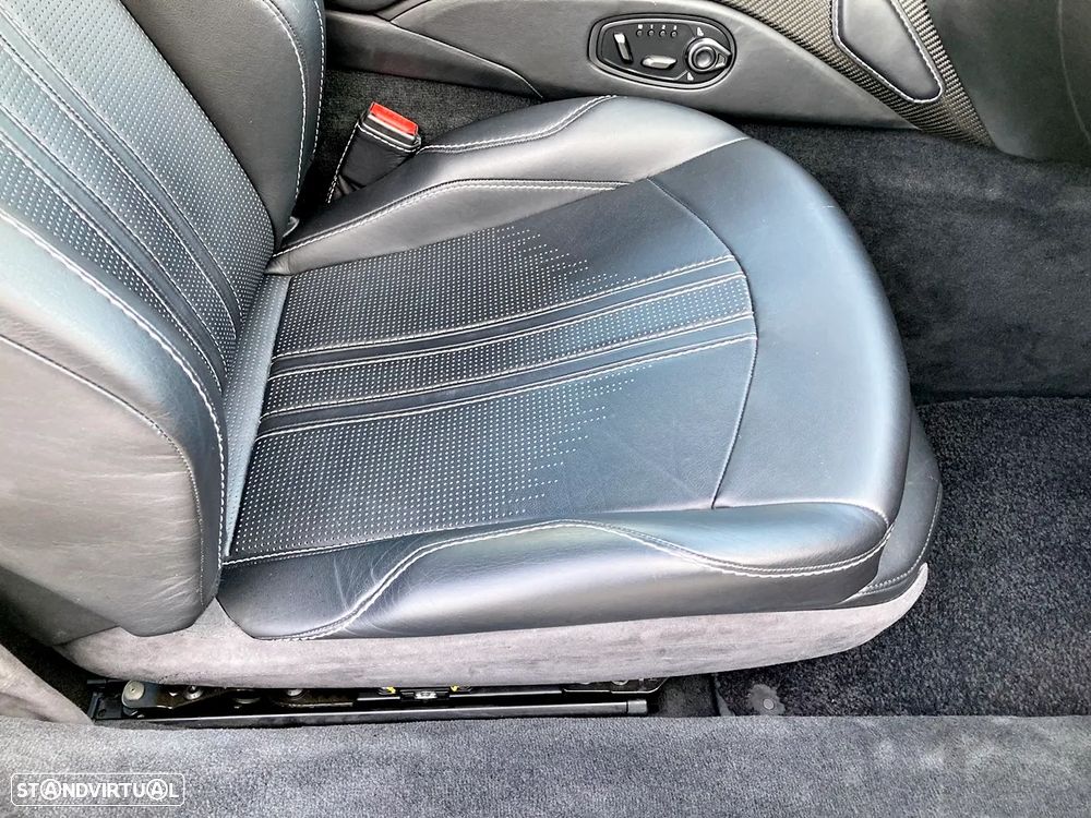 Aston Martin Vantage Coupe Standard - 24