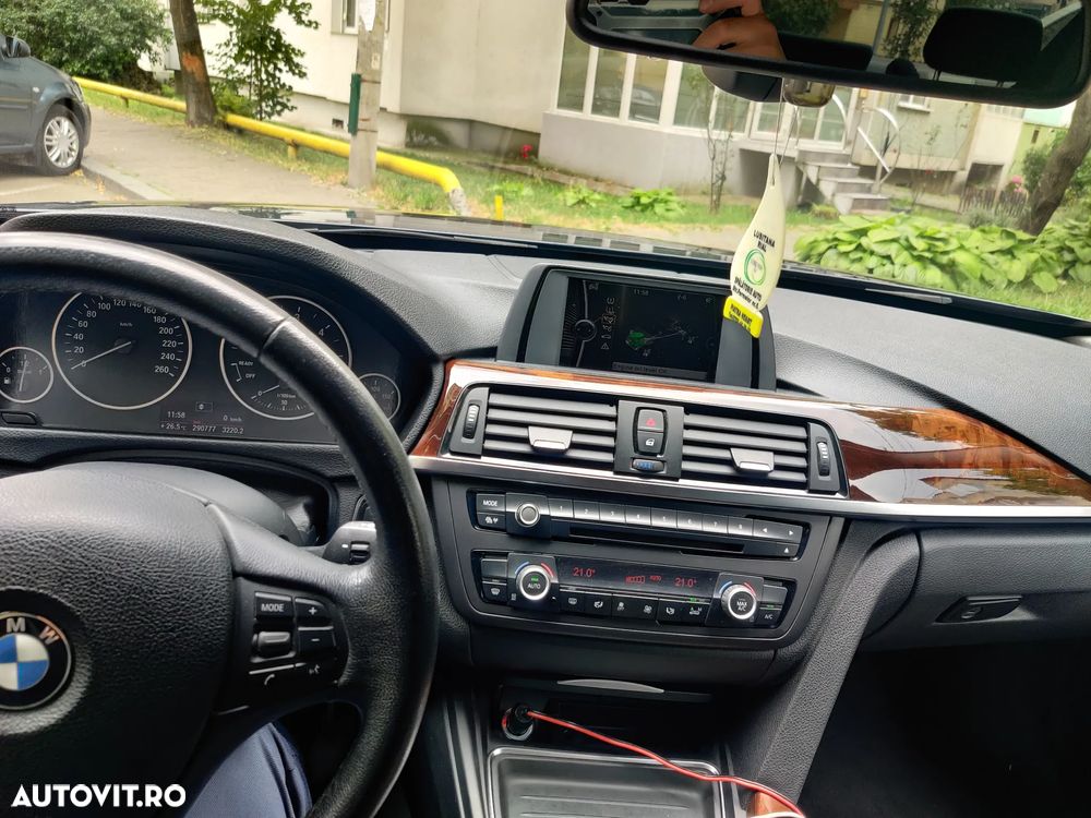 BMW Seria 3 320d xDrive DPF - 13
