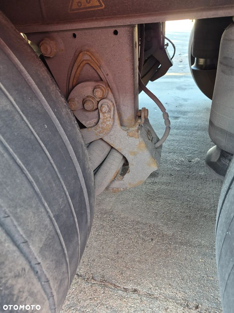 Krone Dwie Osie Podnoszone - 17