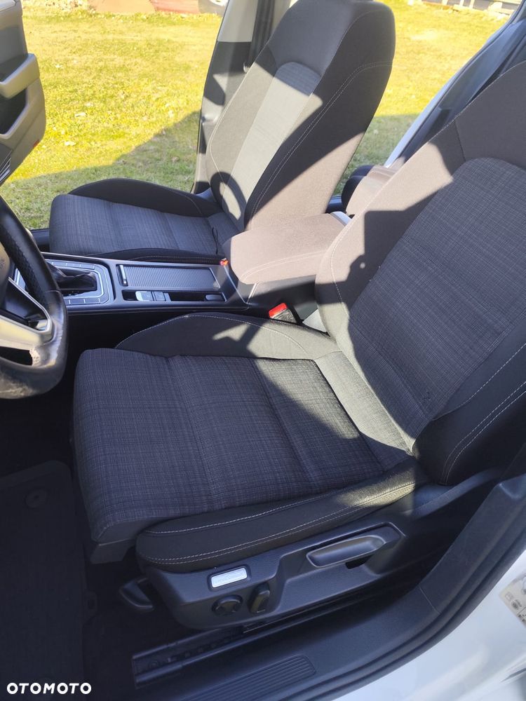 Volkswagen Passat 2.0 TDI Elegance DSG - 2