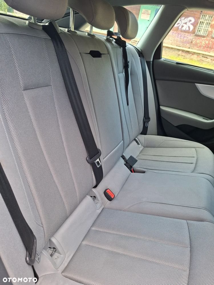Audi A4 Avant 2.0 TDI S tronic - 24