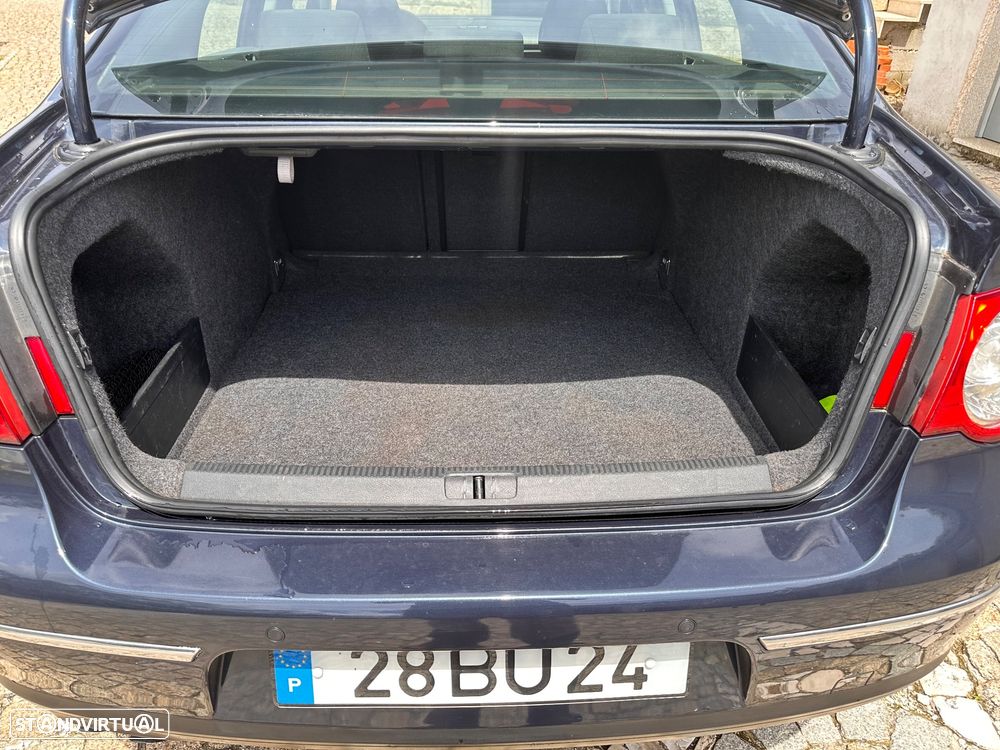 VW Passat - 19