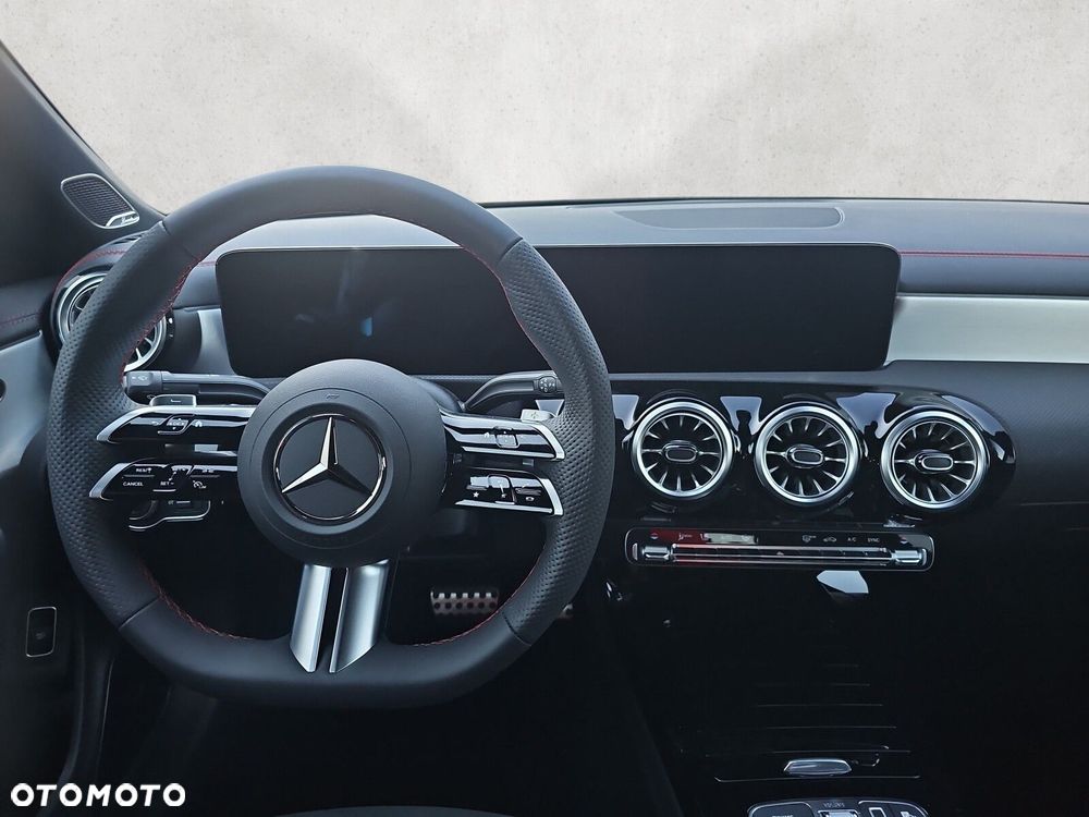 Mercedes-Benz CLA - 13