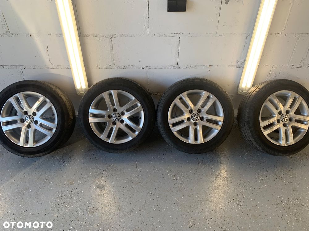 Volkswagen Golf - 24