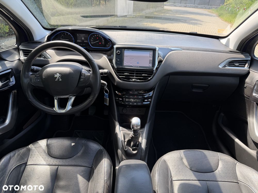Peugeot 208 1.6 THP Allure - 30