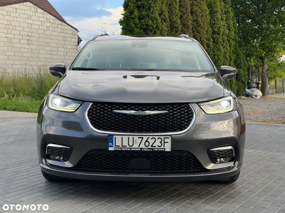 Chrysler Pacifica - 5