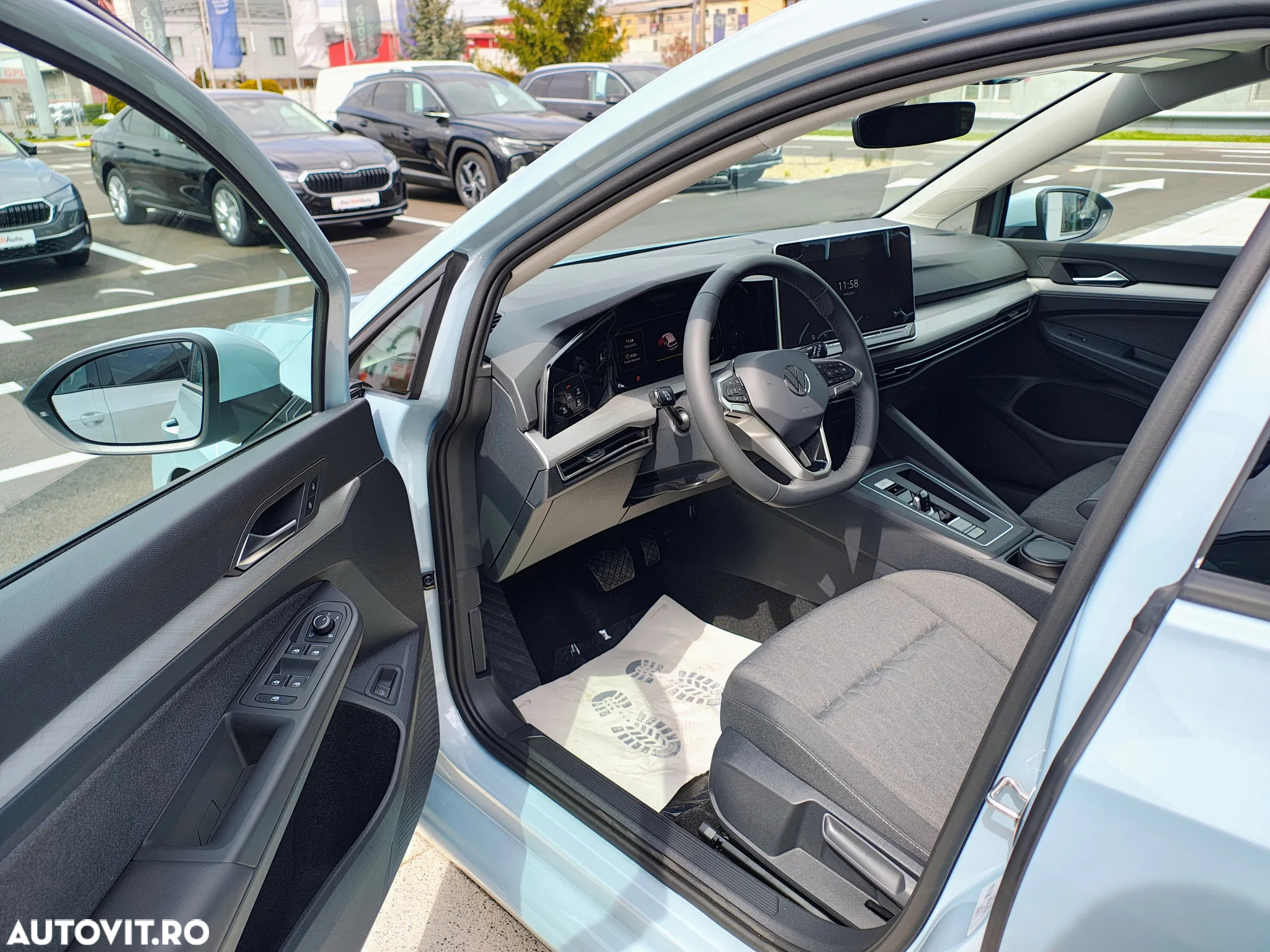Volkswagen Golf - 10