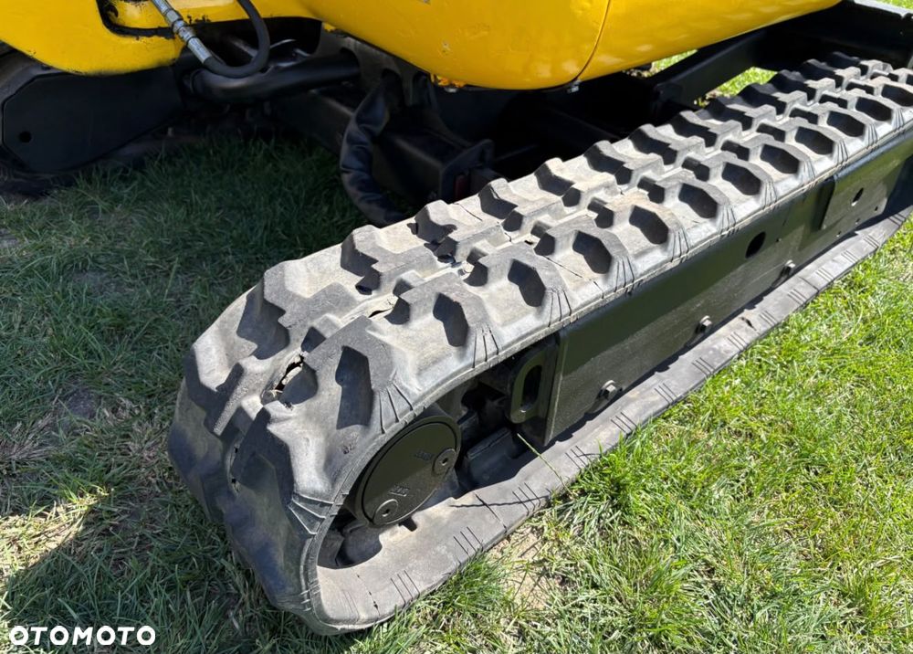 JCB 8018 - 2