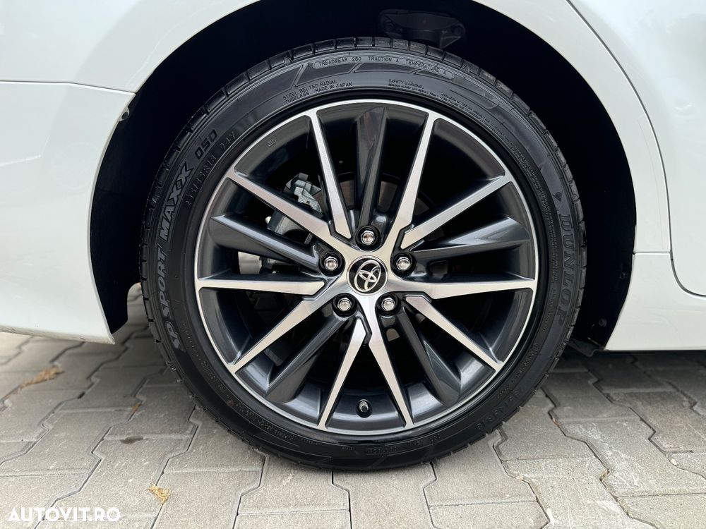 Toyota Camry 2.5 HEV Executive - 14