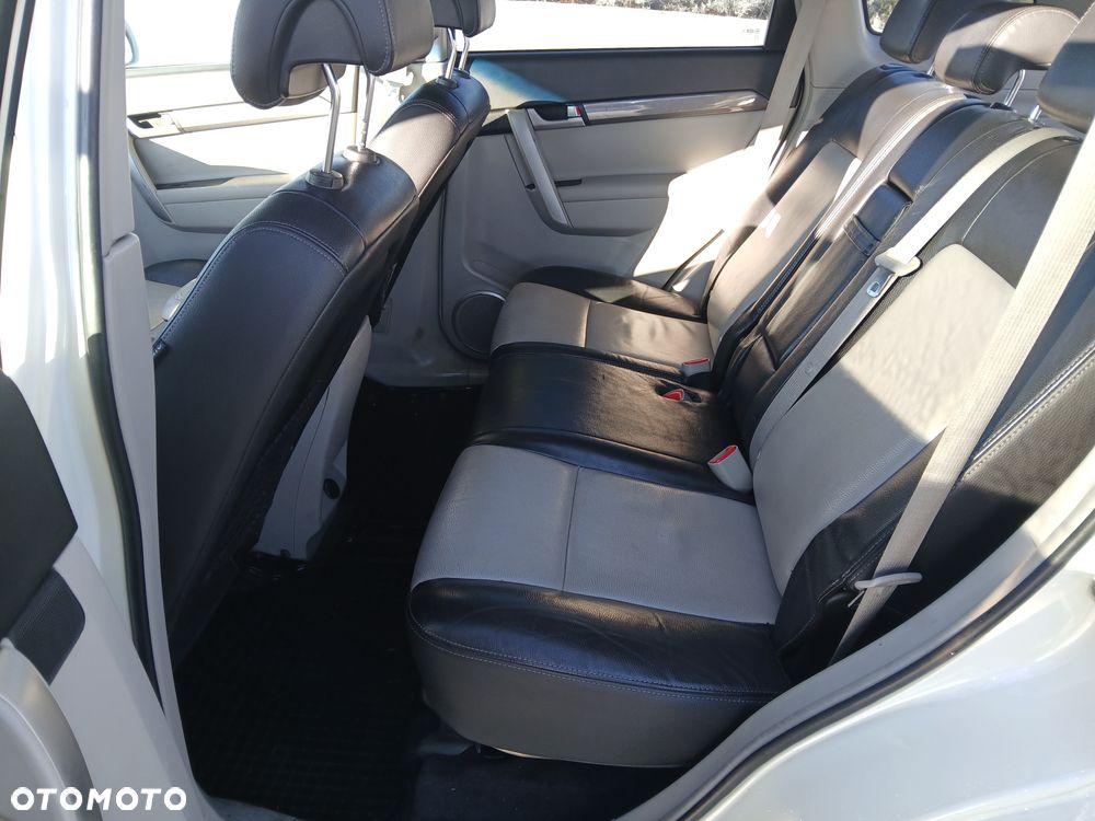 Chevrolet Captiva 2.2 D LTZ - 12