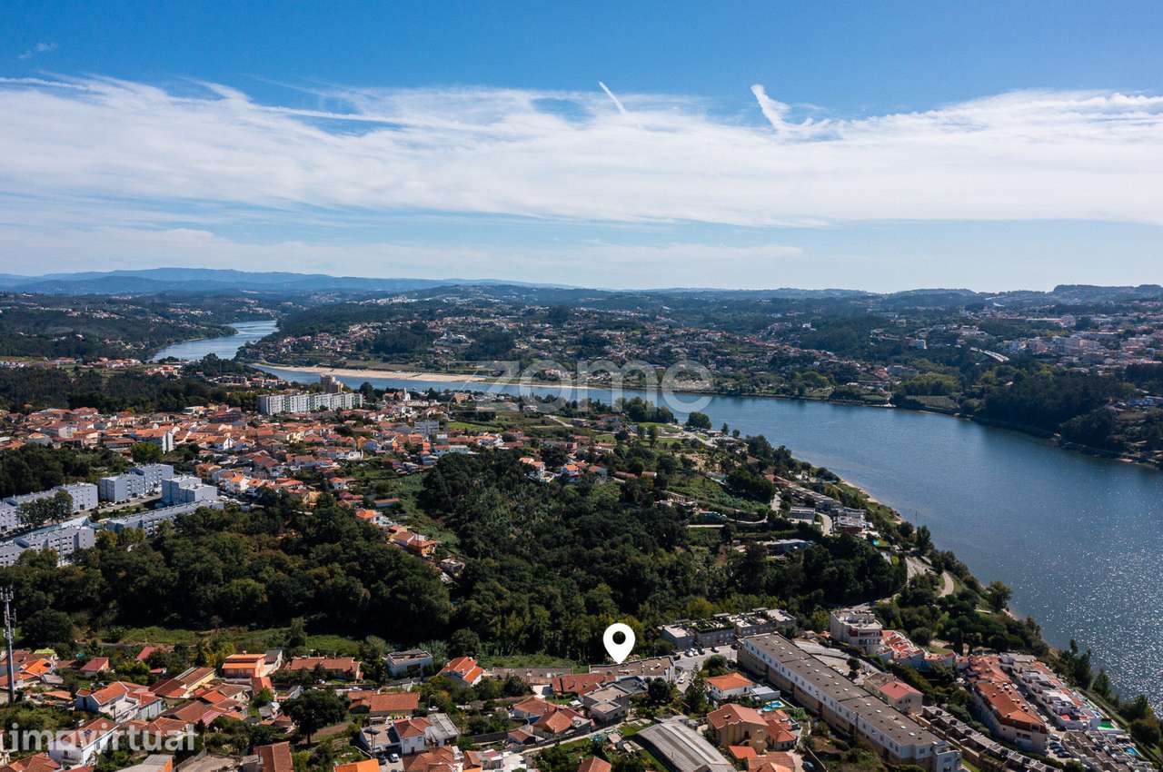 Moradia T3 com jardim, perto do Freixo em Valbom, Gondomar - Grande imagem: 3/46