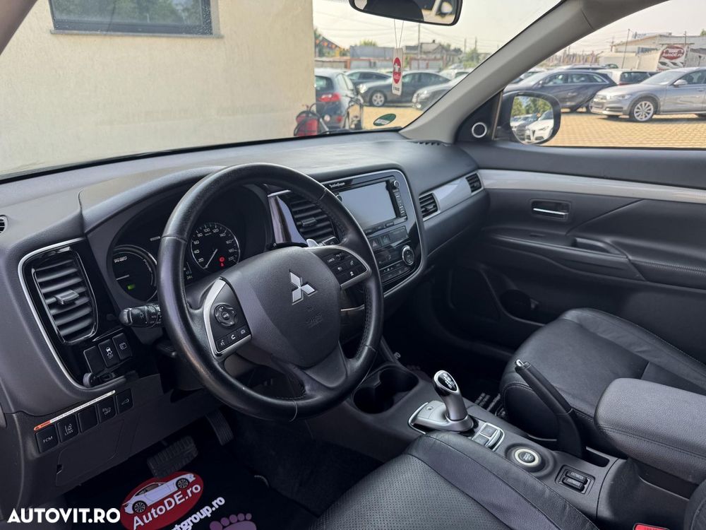 Mitsubishi Outlander - 5