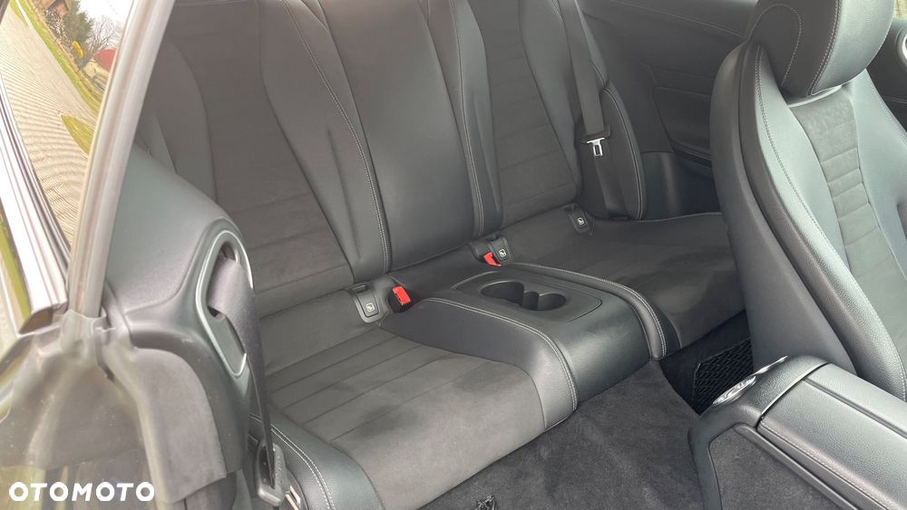 Mercedes-Benz Klasa E 300 d 9G-TRONIC - 22