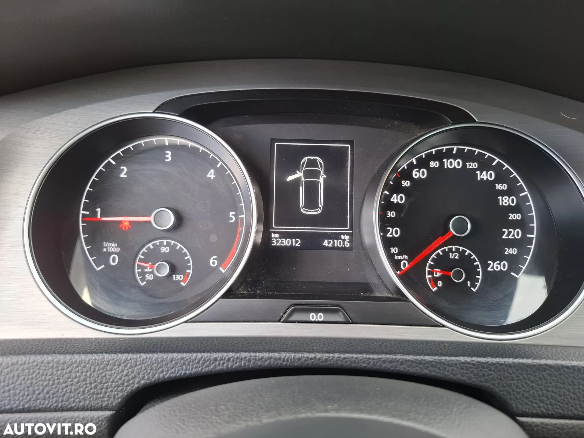 Volkswagen Golf 1.6 TDI BlueMotion Technology Comfortline - 13