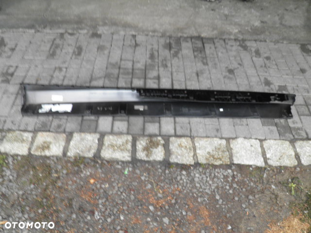 LISTWA PROGOWA LEWA AUDI R8 - 4