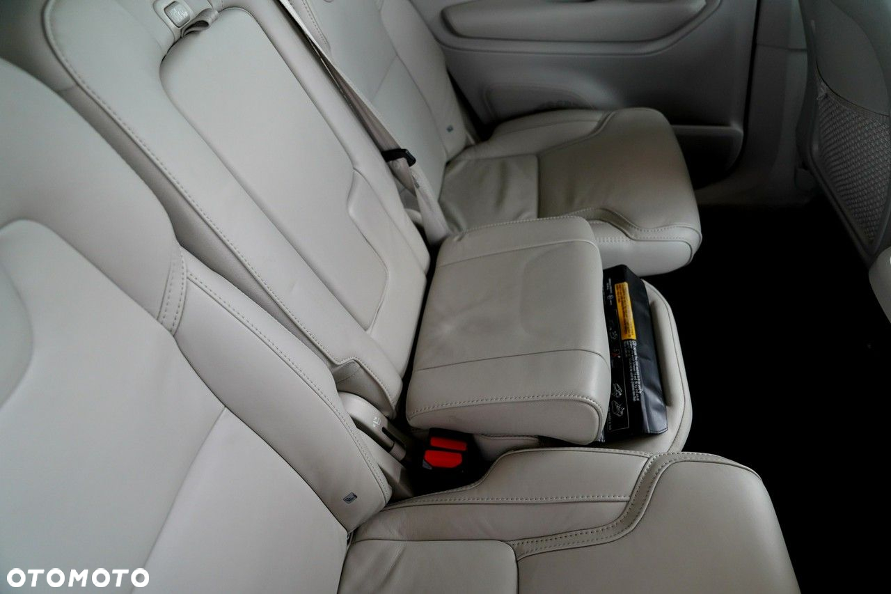 Volvo XC 90 - 32
