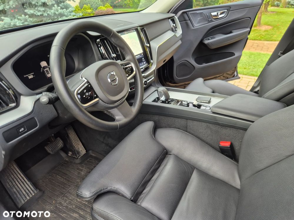 Volvo XC 60 B5 B AWD Ultra Black - 12