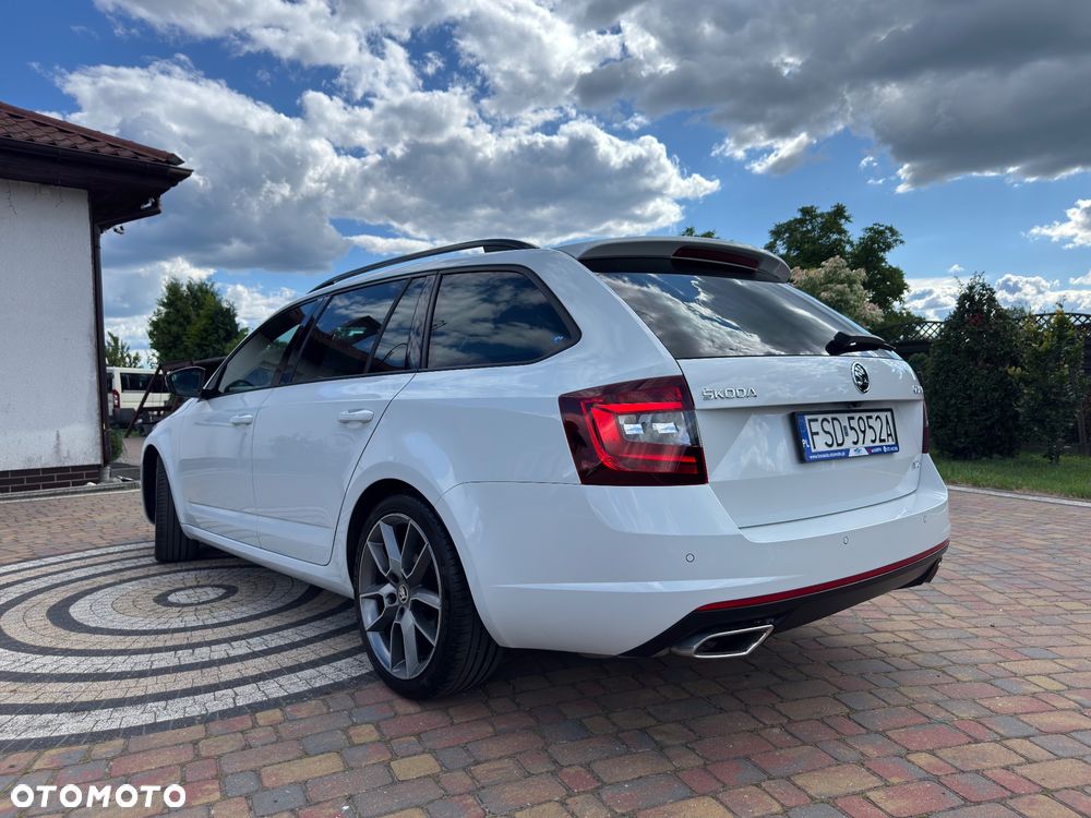 Skoda Octavia 2.0 TDI DSG RS - 6