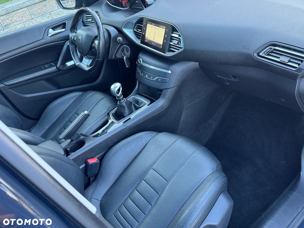 Peugeot 308 1.5 BlueHDi Allure S&S - 11