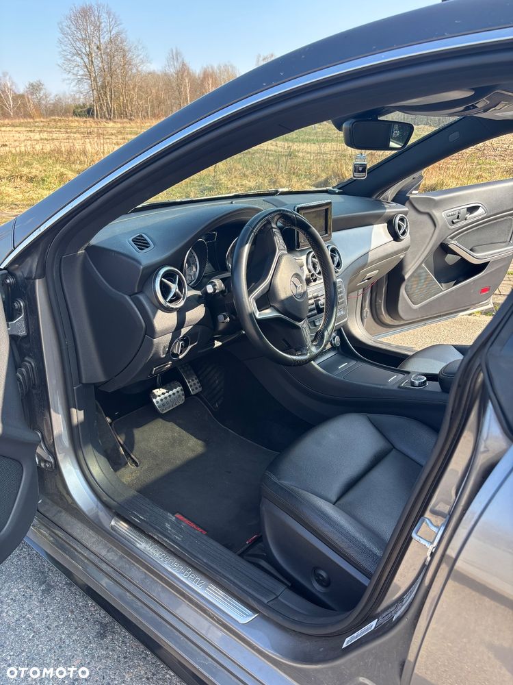 Mercedes-Benz CLA 250 4Matic 7G-DCT AMG Line - 6