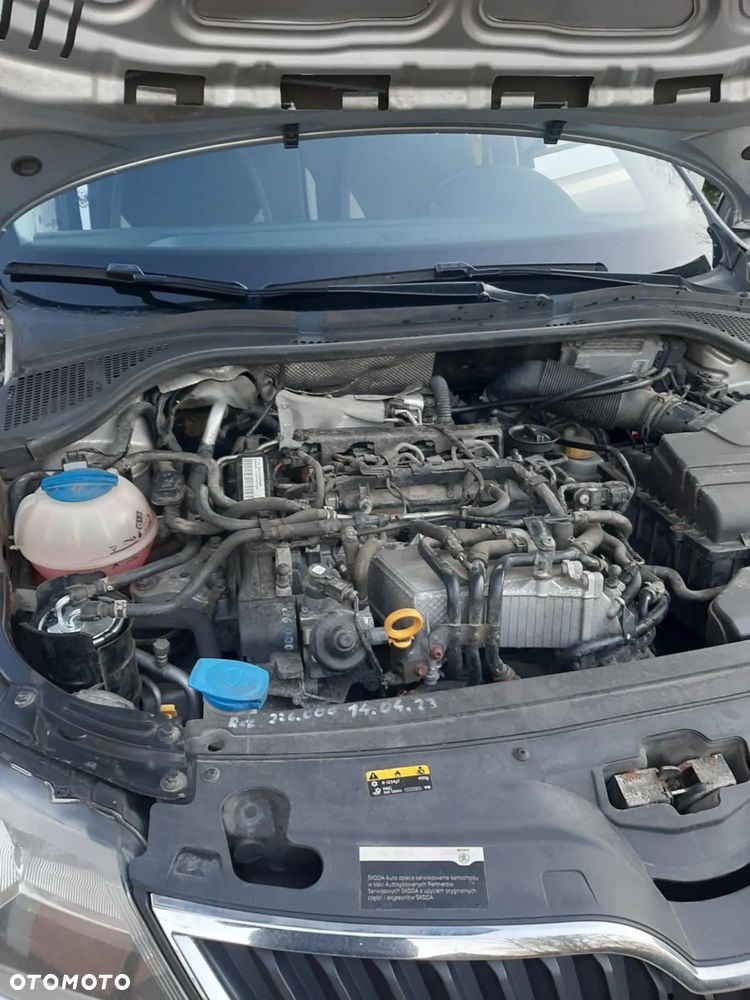 Skoda RAPID 1.6 TDI DPF Style - 18