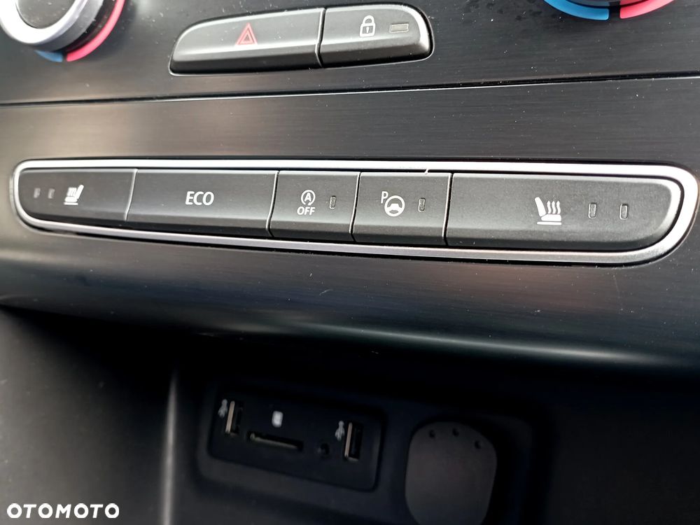 Renault Megane ENERGY TCe 130 Start & Stop Bose Edition - 8