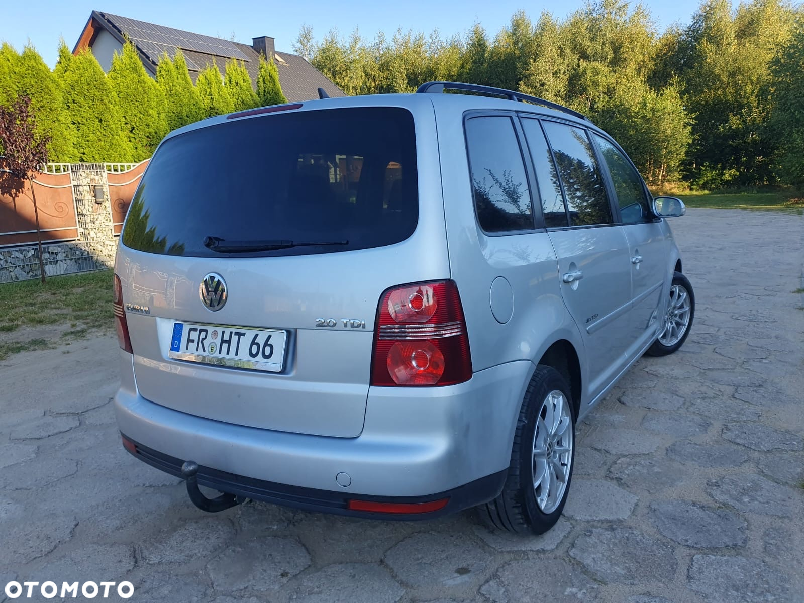 Volkswagen Touran 2.0 TDI DPF United - 4
