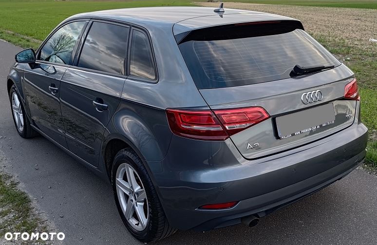 Audi A3 Sportback 1.6 TDI (clean diesel) Ambiente - 2