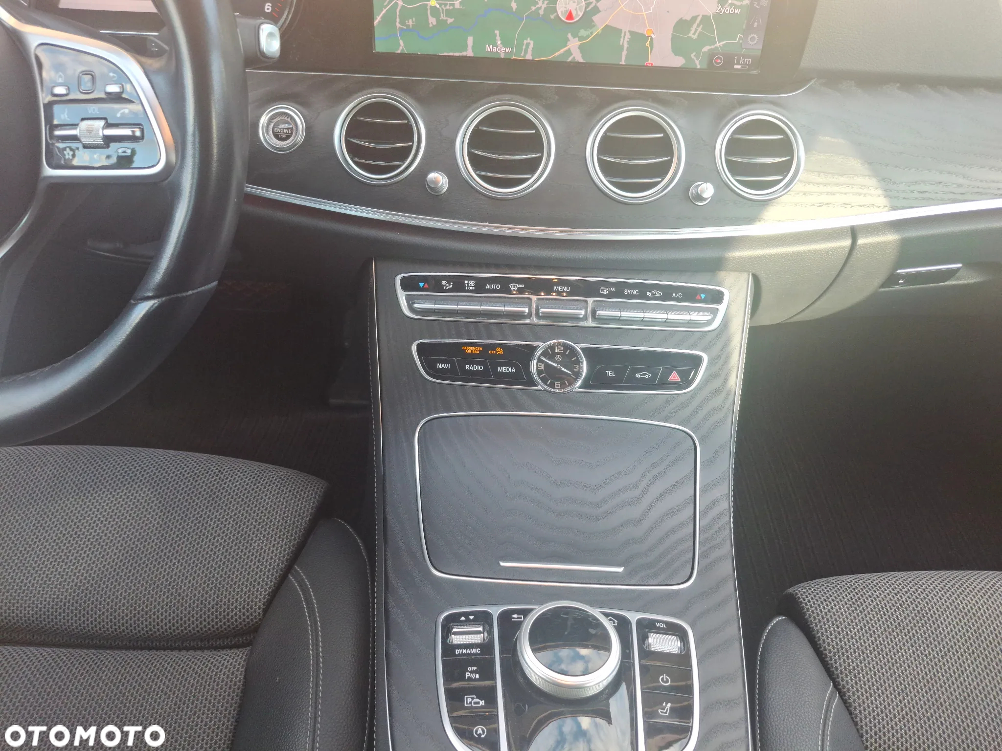 Mercedes-Benz Klasa E 220 d 9G-TRONIC - 23