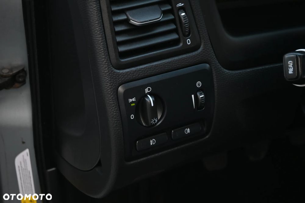 Volvo S60 2.4D5 Momentum - 36