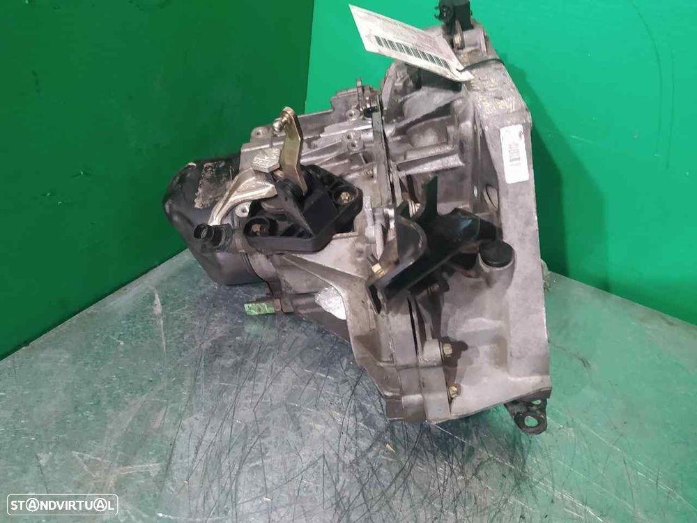 CAIXA VELOCIDADES NISSAN ALMERA II 2000 - 4