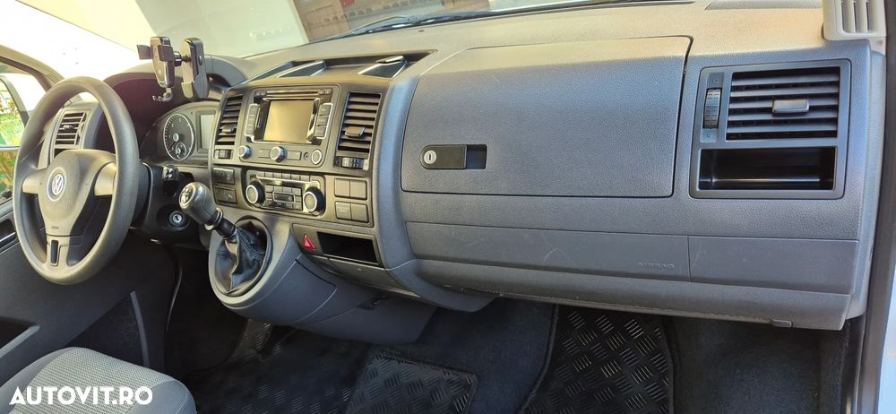 Volkswagen Caravelle - 28