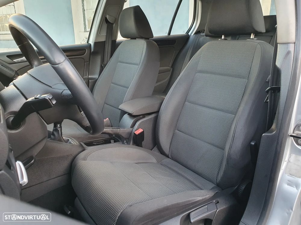 VW Golf 1.6 TDi Confortline - 29