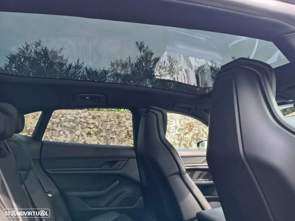 Porsche Taycan Cross Turismo 4 - 15