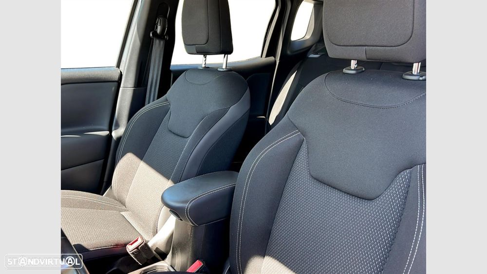 Jeep Renegade 1.0 T Limited - 12