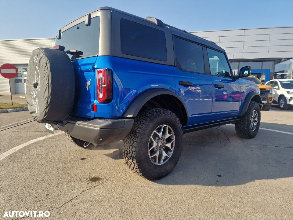 Ford Bronco - 3