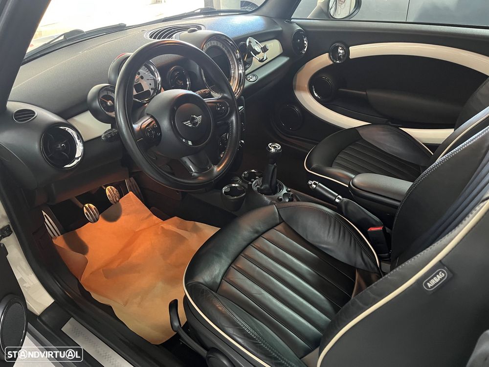 MINI Cabrio Cooper S - 11