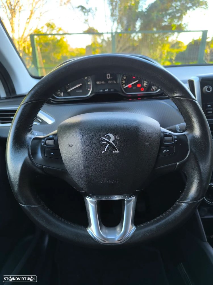 Peugeot 208 1.2 PureTech Style - 14